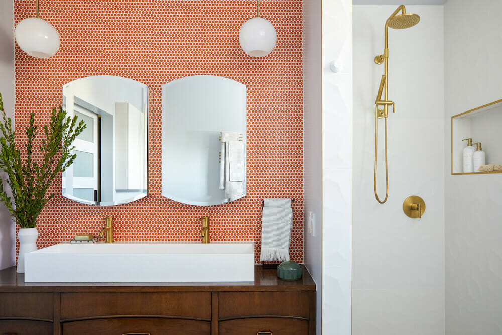 Teaming up with a woman general contractor in L.A., a remodel partnership delivers a dream bathroom